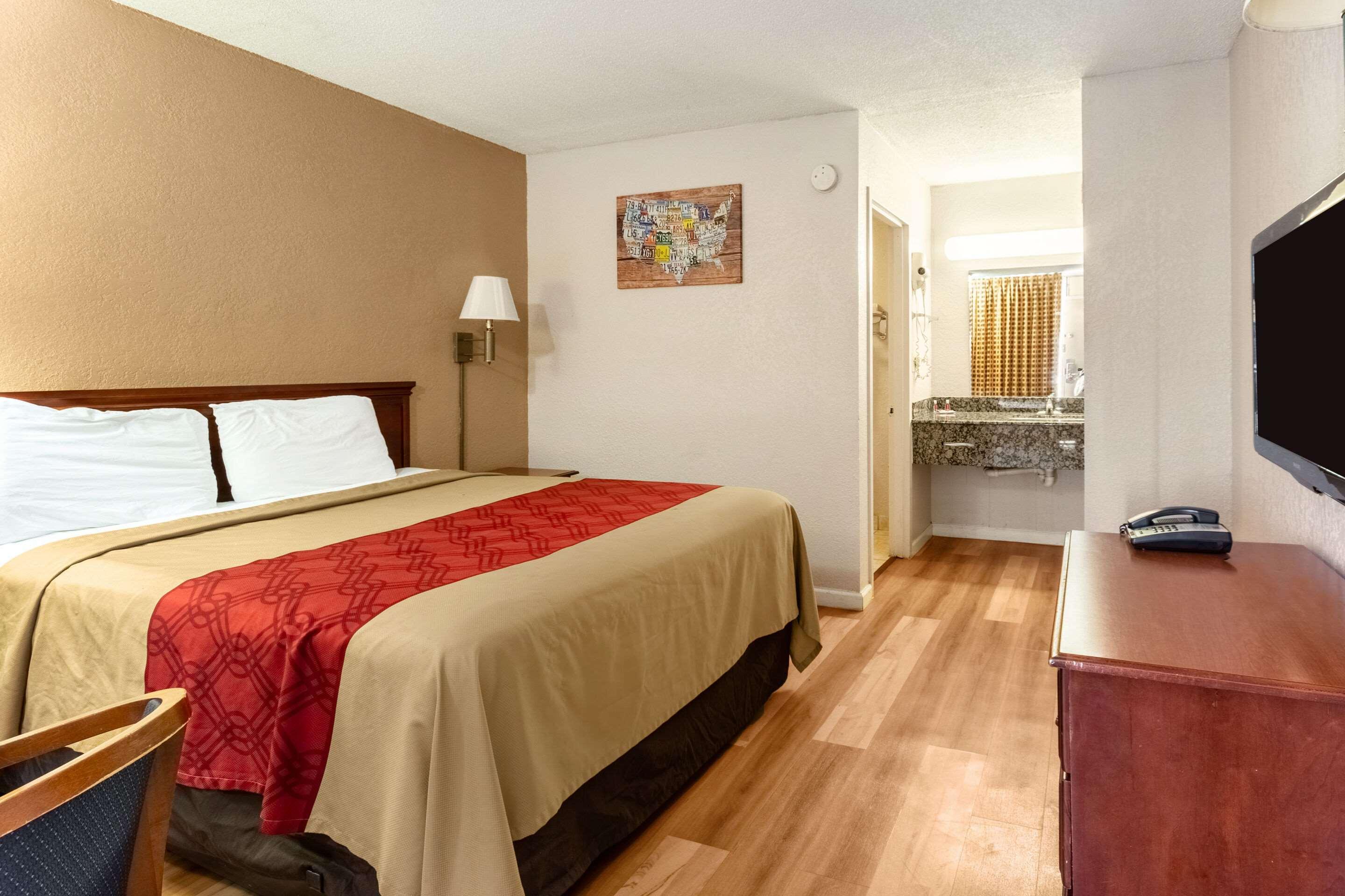 Econo Lodge Inn & Suites Near Bricktown Oklahoma Dış mekan fotoğraf