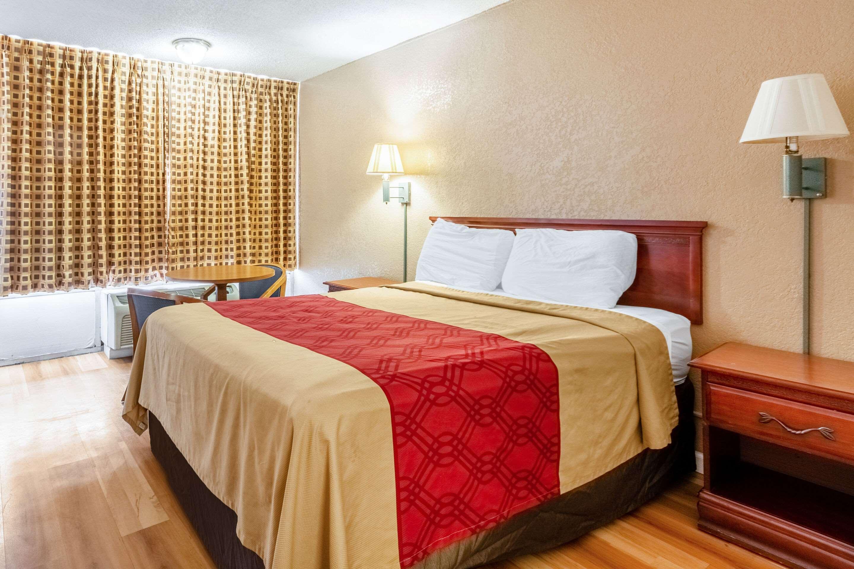 Econo Lodge Inn & Suites Near Bricktown Oklahoma Dış mekan fotoğraf