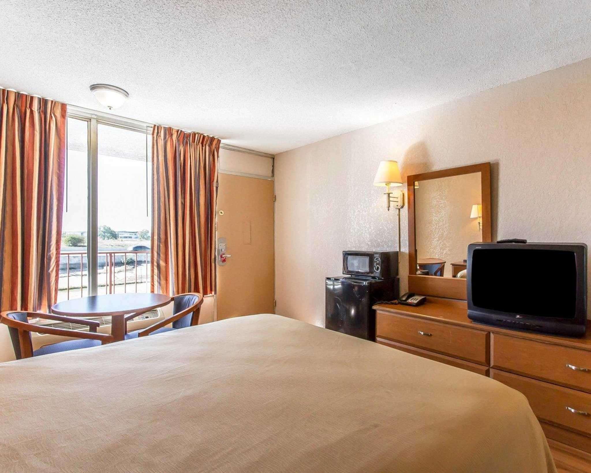 Econo Lodge Inn & Suites Near Bricktown Oklahoma Dış mekan fotoğraf