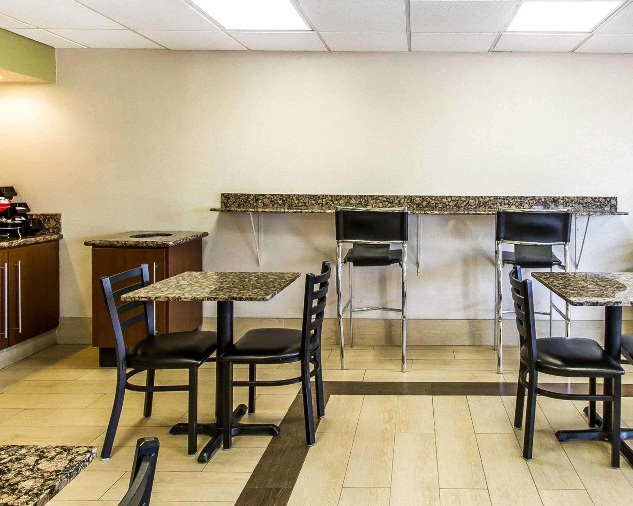 Econo Lodge Inn & Suites Near Bricktown Oklahoma Dış mekan fotoğraf