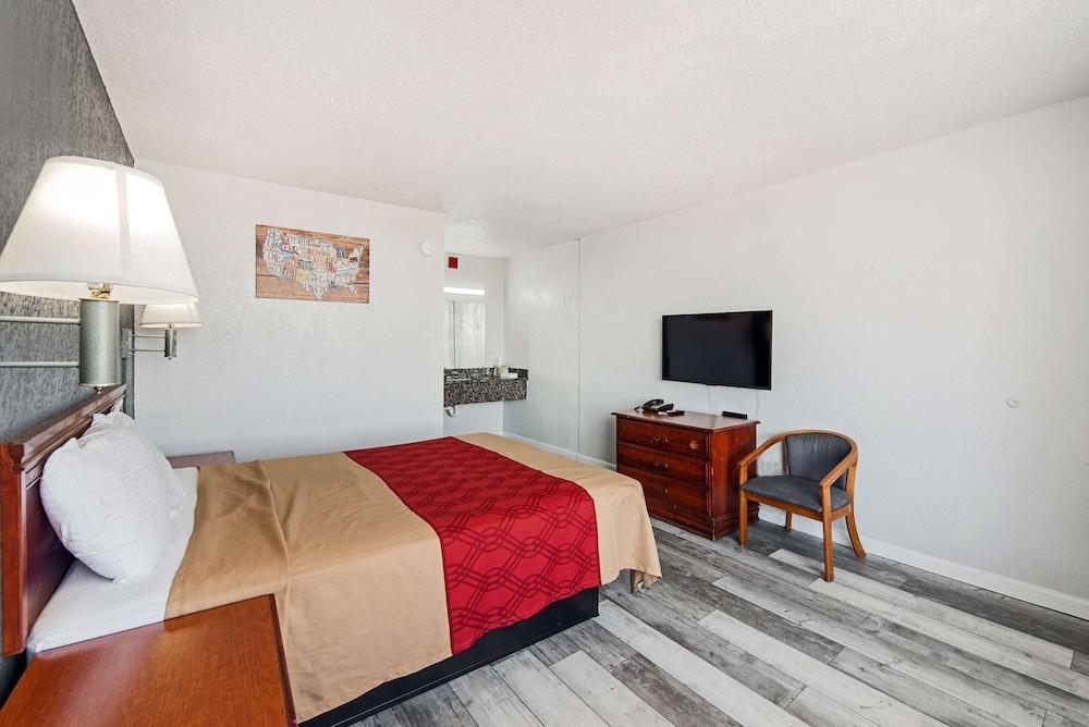 Econo Lodge Inn & Suites Near Bricktown Oklahoma Dış mekan fotoğraf